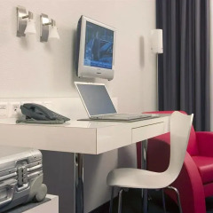 Select Hotel Berlin Checkpoint Charlie 4* Стандартный номер с разными типами кроватей фото 7