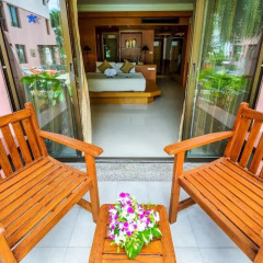 Seaview Patong Hotel балкон