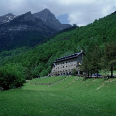 Отель Parador De Bielsa Huesca вид на фасад