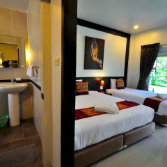 Phuket Airport Hotel комната для гостей фото 10