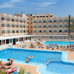 Отель Sol Post Apartamentos Испания, Сан-Антони-де-Портмань - отзывы, цены и фото номеров - забронировать отель Sol Post Apartamentos онлайн бассейн