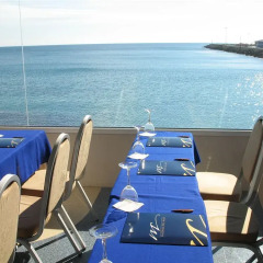 Hotel Sercotel Spa Porta Maris пляж