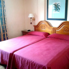 Отель Diverhotel Dino Marbella комната для гостей