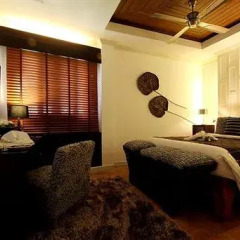 Отель Manathai Surin Phuket сейф в номере