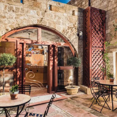Avalon Boutique Hotel терраса/патио