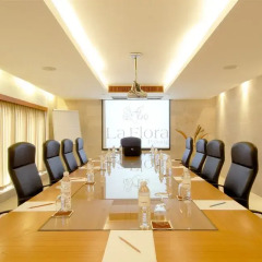 Отель La Flora Resort Patong конференц-зал