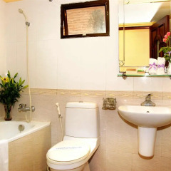 Отель Hanoi Posh Hotel Вьетнам, Ханой - отзывы, цены и фото номеров - забронировать отель Hanoi Posh Hotel онлайн ванная