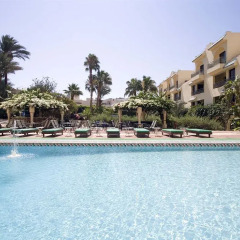 La Perla Hotel бассейн