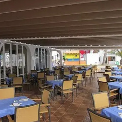Отель Apartamentos Roc Oasis Park гостиничный бар