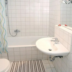 Отель Old Town Apartments Gartenstrasse Германия, Берлин - 1 отзыв об отеле, цены и фото номеров - забронировать отель Old Town Apartments Gartenstrasse онлайн ванная фото 2