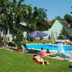 Hotel Manzard Panzio фитнесс-зал