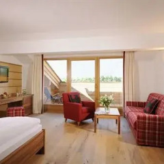 Hotel Garni Partaneshof Меран комната для гостей фото 5