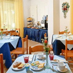 Hotel Sissi-rivazzurra Di Rimini Римини питание фото 2