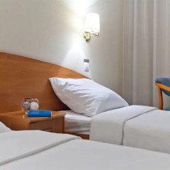Marins Park Hotel Novosibirsk комната для гостей