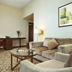 Отель Khalidiya Palace Rayhaan by Rotana комната для гостей фото 6
