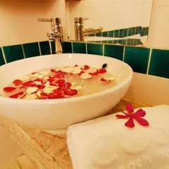 Отель Cosy Beach Hotel (SHA Extra Plus) Таиланд, Паттайя - отзывы, цены и фото номеров - забронировать отель Cosy Beach Hotel (SHA Extra Plus) онлайн ванная