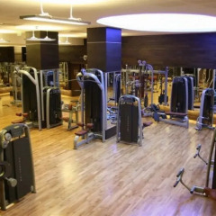 Hotel Gozsdu Court фитнесс-зал
