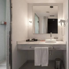 Отель Room Mate Emma комната для гостей фото 20
