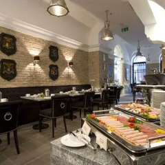 Отель Alta Moda Fashion Hotel Венгрия, Будапешт - отзывы, цены и фото номеров - забронировать отель Alta Moda Fashion Hotel онлайн питание фото 3