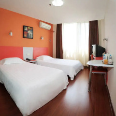 Отель Motel 168 Guangzhou Dadao Inn комната для гостей фото 2