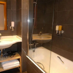 Отель Apartamentos San Marcial 28 Испания, Сан-Себастьян - отзывы, цены и фото номеров - забронировать отель Apartamentos San Marcial 28 онлайн ванная