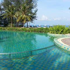 Отель D Varee Mai Khao Beach бассейн