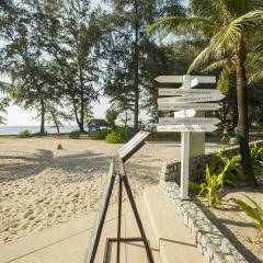 Отель D Varee Mai Khao Beach пляж