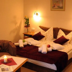 Отель Kis Helikon Relax & Luxury Villa Heviz Хевиз комната для гостей