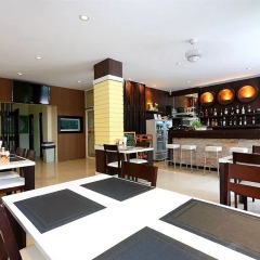 @Home Boutique Hotel Patong гостиничный бар фото 2