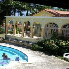 Отель Paradise Indulgence Villa бассейн