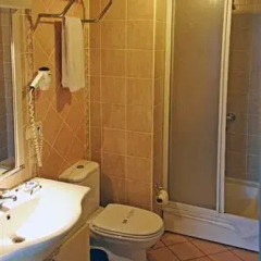 Uzun Jolly Hotel Турция, Анкара - отзывы, цены и фото номеров - забронировать отель Uzun Jolly Hotel онлайн ванная фото 2