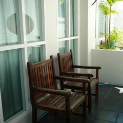 Отель 3rd Street Cafe & Guesthouse балкон