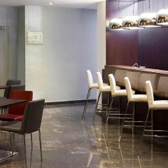 Отель NH Barcelona Diagonal Center гостиничный бар
