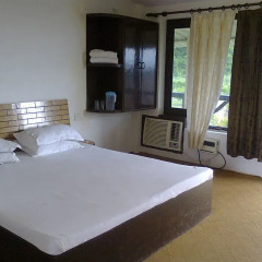 Corbett Comfortable Resort in Pangot, India from 81$, photos, reviews - zenhotels.com