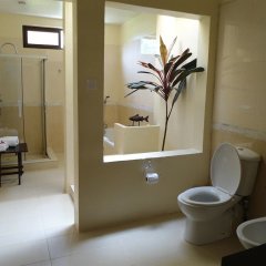 Отель Bayview Villas Сейшельские острова, Остров Маэ - отзывы, цены и фото номеров - забронировать отель Bayview Villas онлайн ванная фото 2
