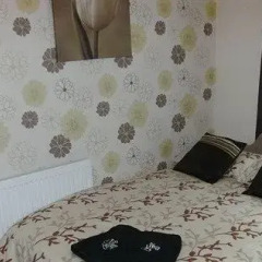 Отель New Milton сейф в номере