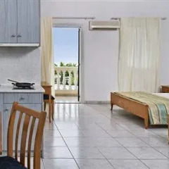 Отель Golden Sun Studios & Apartments Греция, Остров Санторини - отзывы, цены и фото номеров - забронировать отель Golden Sun Studios & Apartments онлайн комната для гостей фото 4