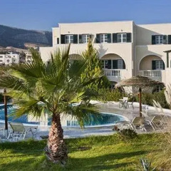 Отель Golden Sun Studios & Apartments Греция, Остров Санторини - отзывы, цены и фото номеров - забронировать отель Golden Sun Studios & Apartments онлайн бассейн фото 3