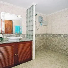 Отель Longtail Suites ванная фото 2