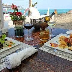 Отель The Dinky Rock, Lounge Beach Club & Spa Hotel Таиланд, Самуи - отзывы, цены и фото номеров - забронировать отель The Dinky Rock, Lounge Beach Club & Spa Hotel онлайн питание