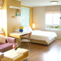 Отель Lumpini Residence Sathorn комната для гостей фото 5