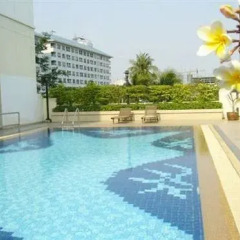 Отель Lumpini Residence Sathorn бассейн фото 2