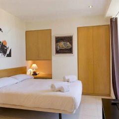 Апартаменты AinB Diagonal Francesc Macia Apartments комната для гостей фото 3