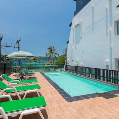 Patong Swiss Hotel Beach Front открытый бассейн фото 2