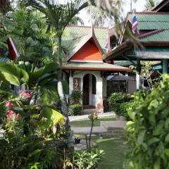 Отель Friendship Beach Resort & Atmanjai Wellness Centre собственный двор