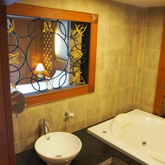 Renoir Boutique Hotel ванная