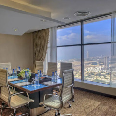 Mercure Dubai Barsha Heights Hotel Suites питание фото 3