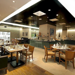 Mercure Dubai Barsha Heights Hotel Suites питание