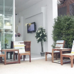 The Silk Hill Hotel вестибюль