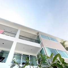 Апартаменты Karon Serviced Apartment балкон